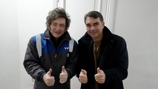 “La marca Bolsonaro está erosionada”, aseguró un periodista brasileño en “QR!” tras la visita de Flavio Bolsonaro a Javier Milei