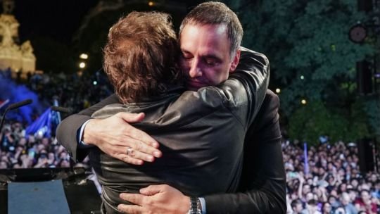 “Quedó claro que no robó”: Milei respaldó a Adorni luego que presentara su declaración jurada