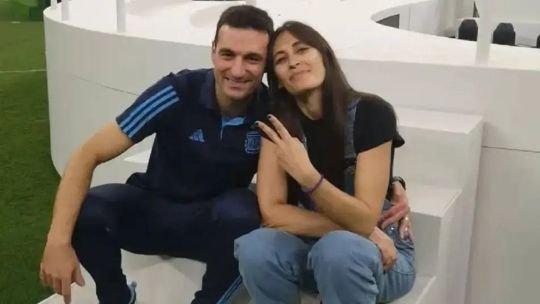 Una rosa, un teléfono y un desmayo: Elisa Montero cuenta su historia de amor con Lionel Scaloni que ya lleva 18 años