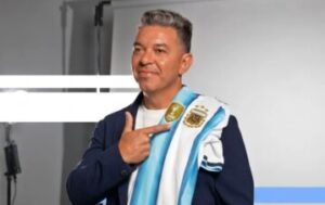 ¡Sorpresa y conmoción! Debutó en el Mundial, lo fotografiaron con una mujer y su explosiva pareja lo dejó por carta: “Hay que aceptar las cosas”