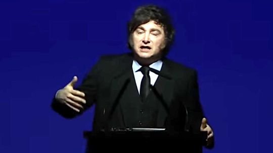 Javier Milei presentó a su nuevo vocero, atacó al periodismo, destrozó a la izquierda, se burló de Macri y habló de su reelección