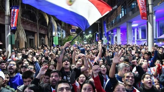 Paraguay venció a Alemania por penales y desató un festejo histórico en las calles