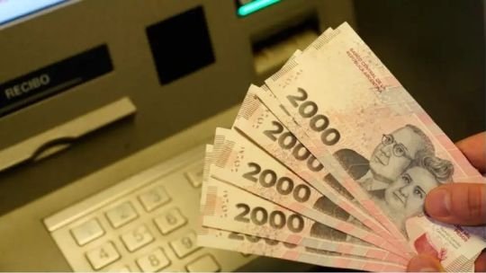 Los salarios le ganaron a la inflación en abril, según el INDEC