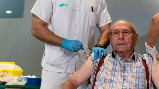 Vacuna contra el herpes disminuye riesgo de demencia