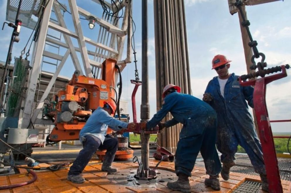Nuevo acuerdo petrolero de incentivos para la productividad de Vaca Muerta