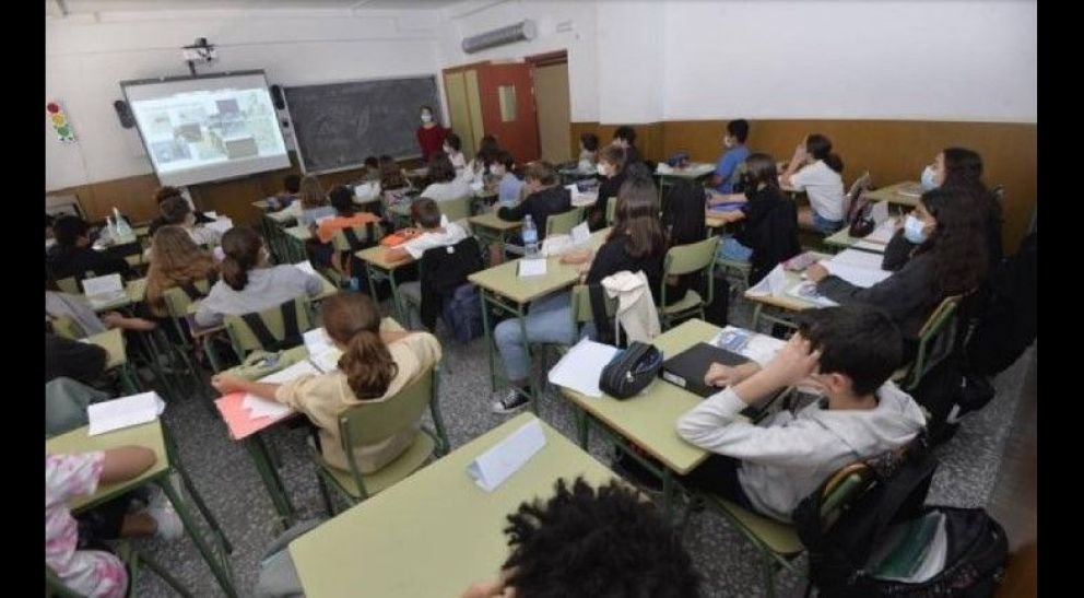 El 75% de los estudiantes argentinos termina la secundaria: ¿qué lugar ocupa el país en la región?