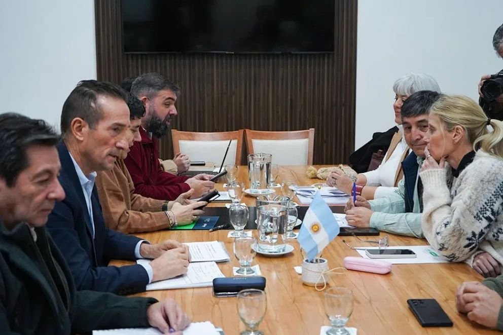 Los estatales neuquinos evalúan la propuesta salarial