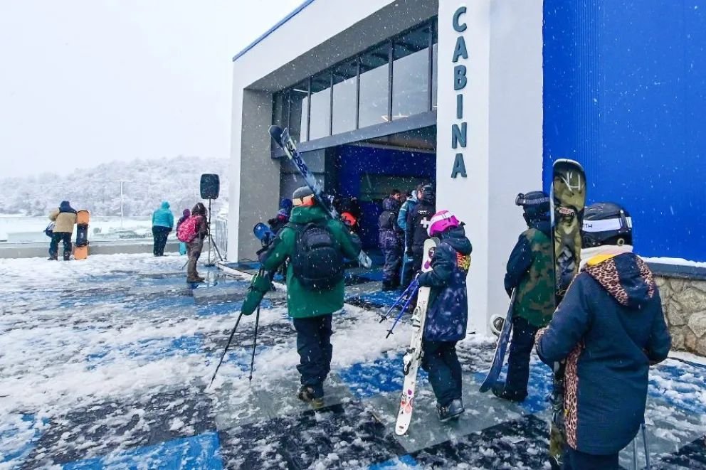 Los centros de esquí continúan operando con accesos alternativos