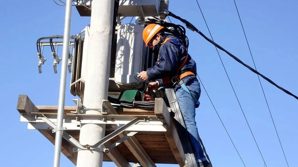 CALF anunció cortes de luz programados para el domingo: dónde y a qué hora serán