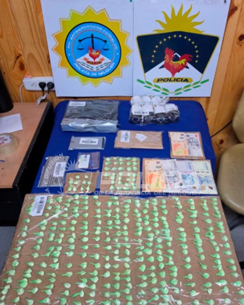 Allanamientos en Cutral Có: secuestraron unas 350 dosis de cocaína y demoraron a una mujer