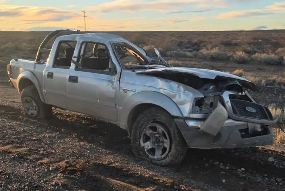 Una mujer quedó internada tras un vuelco en Ruta 22