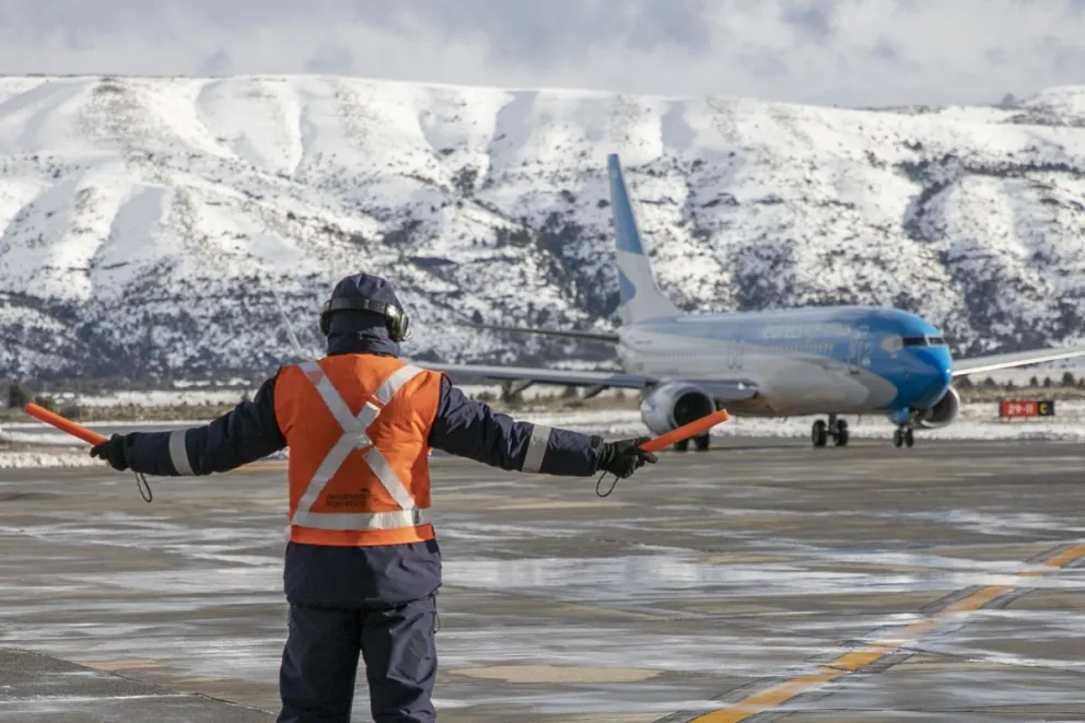 Bariloche alcanza hasta 35 vuelos diarios y vive una temporada de invierno con fuerte movimiento turístico