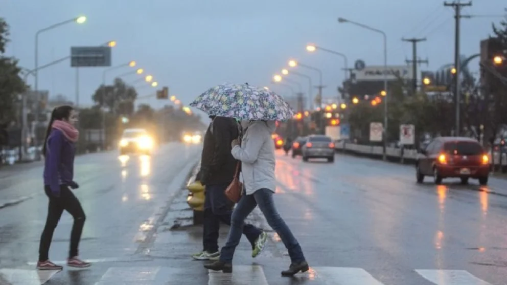 Frío, lluvia y viento: así arranca el martes en Neuquén