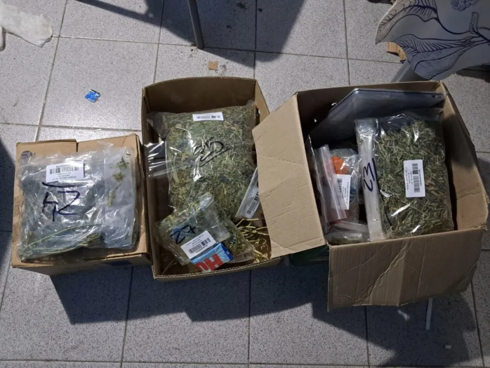 Otro golpe al narcotráfico: tenían un kilo de marihuana