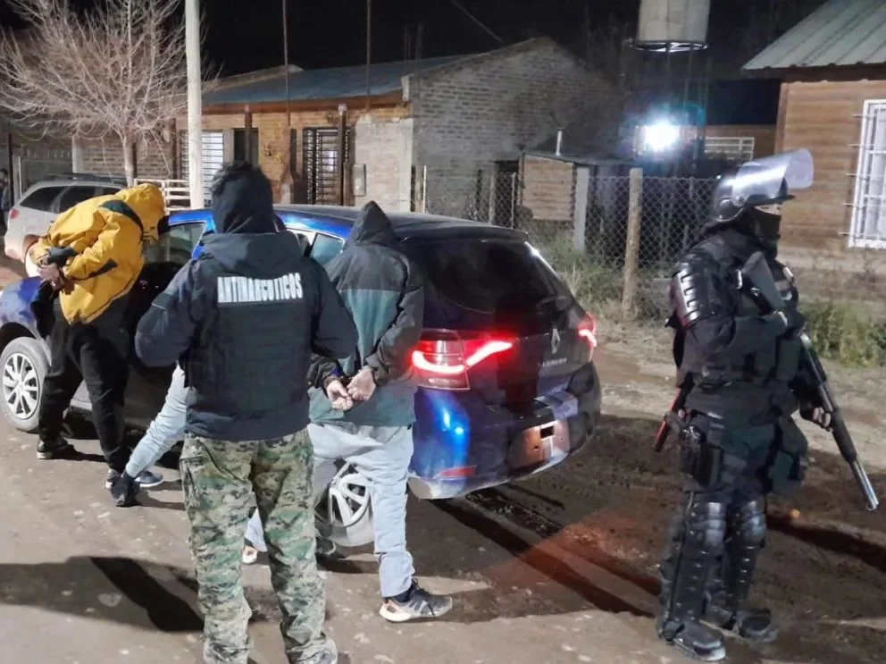 Nueve allanamientos y seis detenidos por venta de drogas en El Chañar