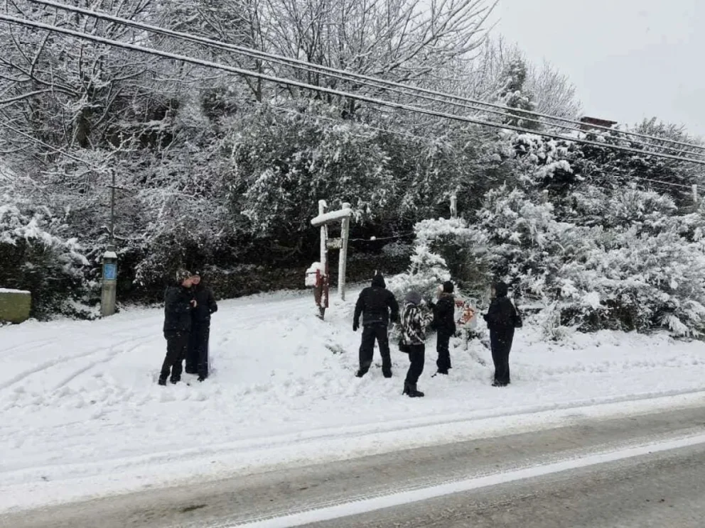 Bariloche: se declaró la Emergencia Climática por el temporal de nieve y se suspendieron las clases en todos los turnos