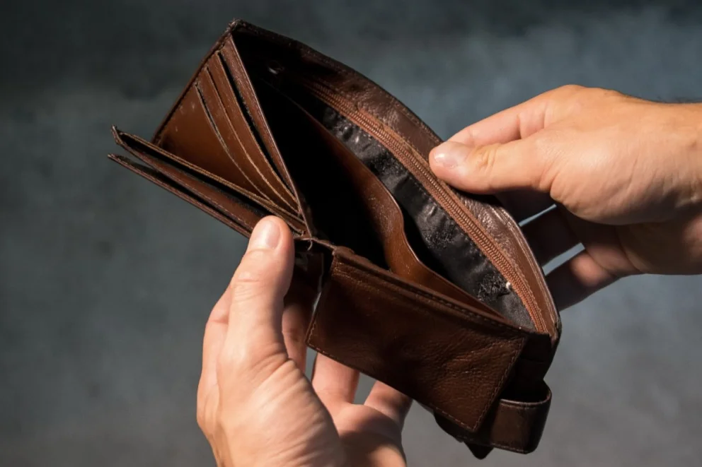 Un comisario cobró un centavo de sueldo y la Justicia limitó los descuentos salariales