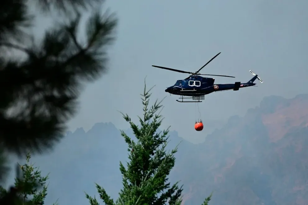 San Juan: 7 muertos al caer un helicóptero de control de incendios forestales