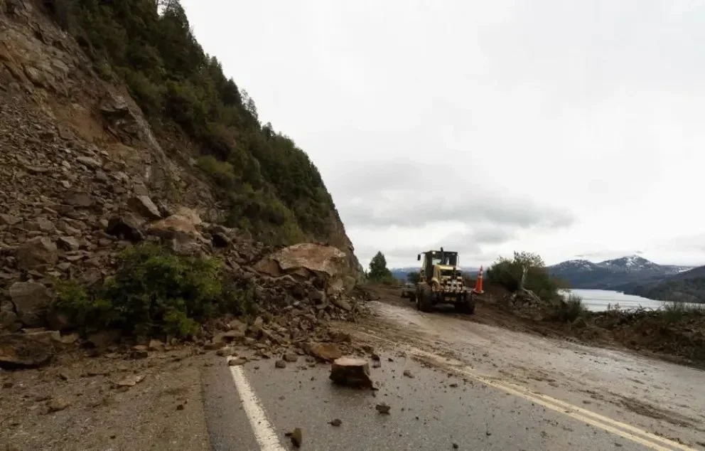 Derrumbes en ruta 40: Cuáles son los caminos para llegar a San Martín y Traful tras los cortes