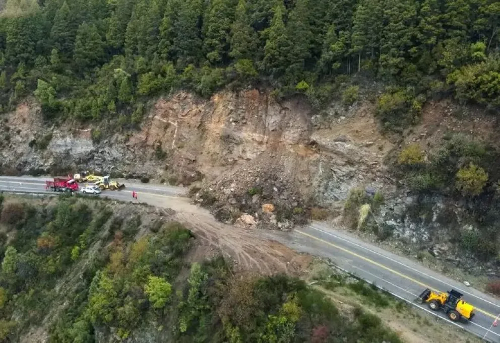 Cómo afecta a Bariloche el corte de la Ruta 40, al menos unas 600 personas por día no pueden llegar a San Martín