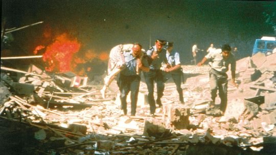 Atentado a la AMIA: el reclamo de justicia por las 85 víctimas que mantiene viva la memoria colectiva