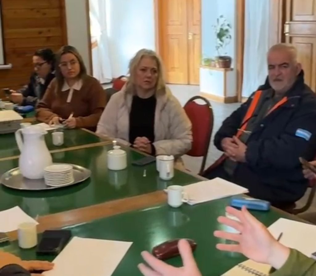El Municipio presentó a vecinos de El Pinar el proyecto de soluciones habitacionales para el Macro Lote 5