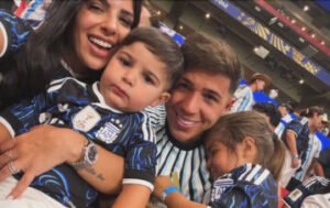 Es uno de los galanes más codiciados del país, se separó, fue a ver el Mundial y en medio de la emoción por Argentina lo vinculan con una amiga de su ex: “Tatiana”