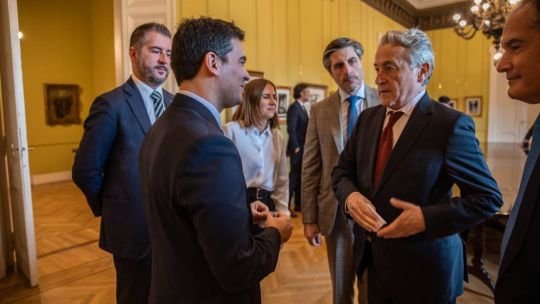 La trama detrás de la visita de los eurodiputados de Patriots for Europe a Argentina: vínculos con Vox y Agustín Laje