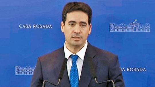 Qué pasará con el dólar tras el pronóstico de Ravier sobre “la posibilidad” de que llegue a .800