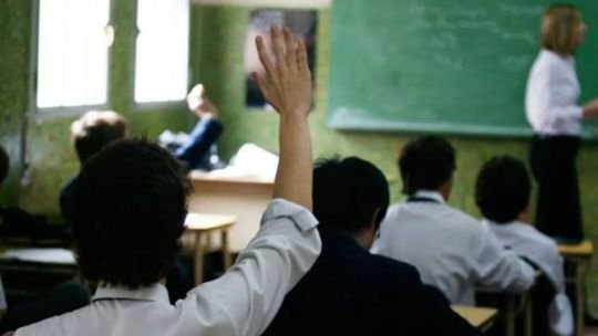 Argentina alcanzó un 74,6% de terminalidad secundaria, pero quedó quinta en América Latina