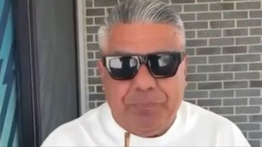 Claudio “Chiqui” Tapia celebró la clasificación argentina con un video pero un insólito error captó la atención de los seguidores