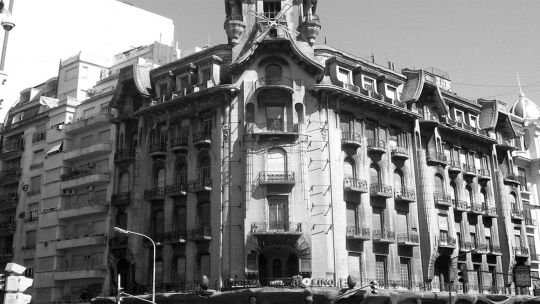 Confitería del Molino: el edificio que cumple 110 años y sigue siendo el gran símbolo de la Belle Époque en Buenos Aires