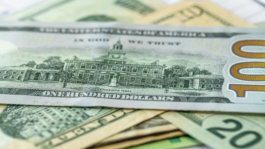 El dólar blue cerró en alza este miércoles 1 de julio y el Banco Central volvió a comprar dólares