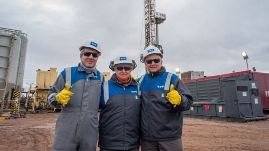 Kristalina Georgieva recorrió Loma Campana en Vaca Muerta junto a Luis Caputo y Horacio Marín