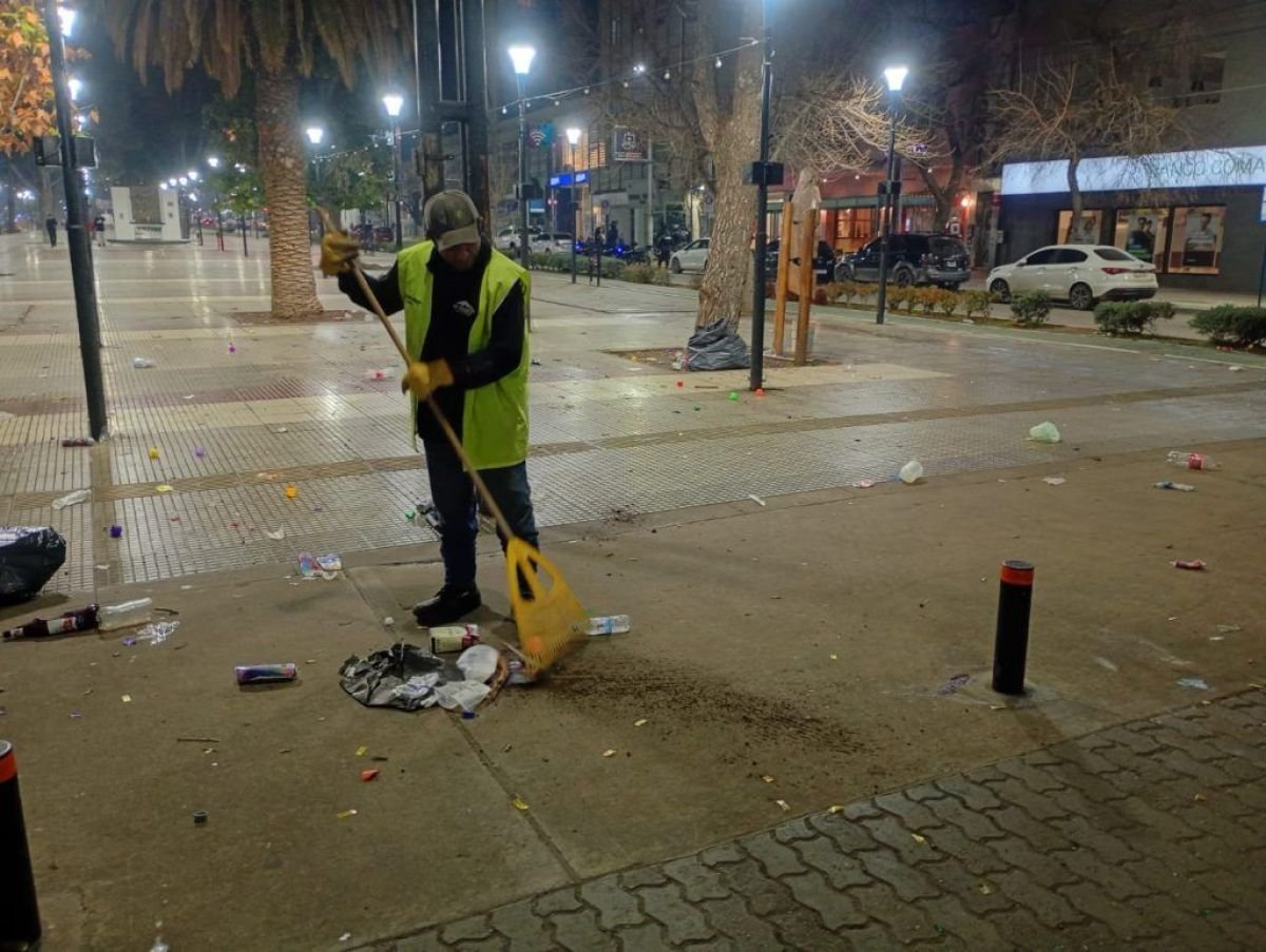 Operativo de limpieza exitoso tras los festejos por la Selección argentina en Neuquén