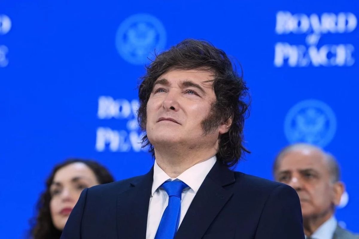 Milei habló de la bandera que mostraron los jugadores de la Selección: “Las Malvinas son argentinas y las vamos a recuperar”