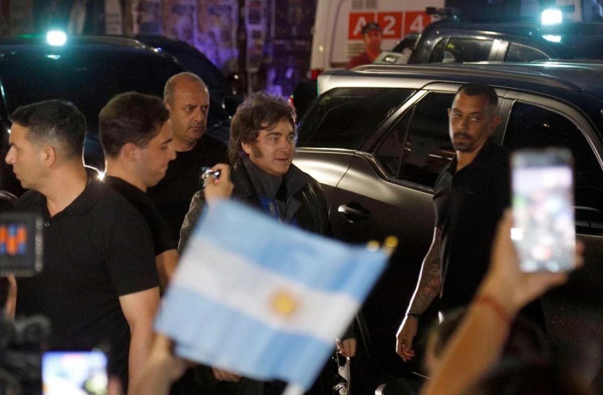 Milei cruzó la “campaña anti Argentina” citando al exprimer ministro británico Winston Churchill,