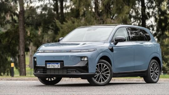 La batalla eléctrica: Stellantis se anticipa el desembarco de Elon Musk y define la nueva era automotriz