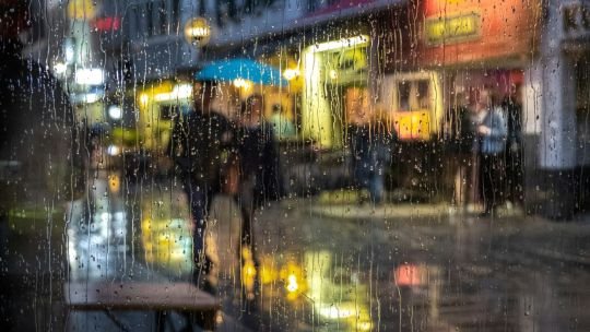 Clima en Ciudad de Buenos Aires: sábado inestable con lluvias persistentes y marcado descenso térmico