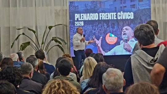 Juez junto a tropa para mostrarle a Bornoroni y los libertarios, su poder de fuego