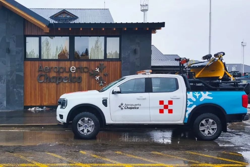 Nuevo vehículo barrenieve para el aeropuerto Chapelco