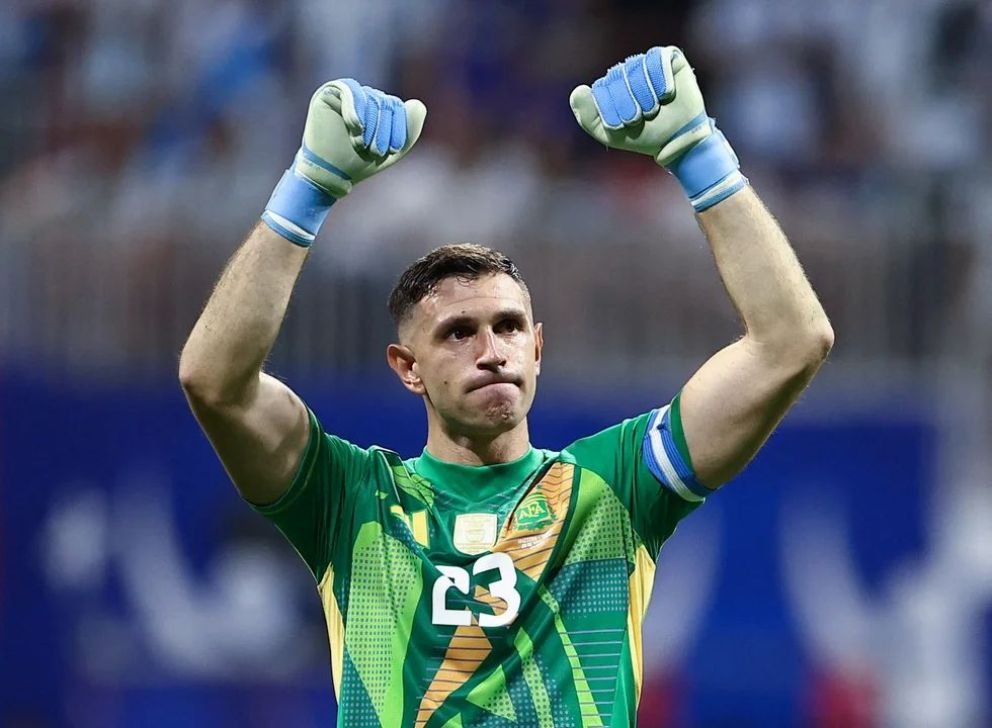 Preocupación en la Selección argentina: el “Dibu” Martínez analiza la posibilidad de “dar un paso al costado”