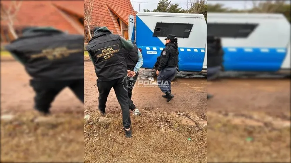 Se fugaron en una camioneta robada, chocaron contra un árbol y secuestraron un revólver