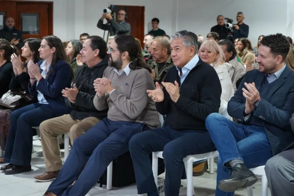 El programa Cuidar +65 llegará con lentes y prótesis gratuitas a 10.000 personas