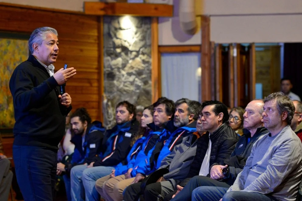 Figueroa aseguró que los recursos de Vaca Muerta deben llegar “al metro cuadrado” de cada vecino