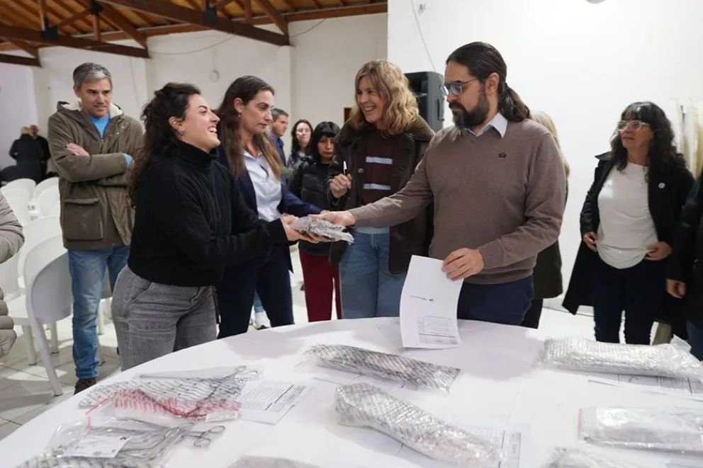 Entregaron instrumental para estudios de cáncer de cuello uterino a 11 hospitales