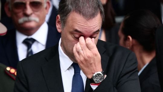 El juez Lijo decidió prohibirle a Manuel Adorni que salga de Argentina