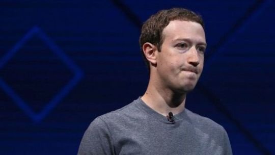 El dedo gordo y la “cueva del conejo”: la Unión Europea acusa a Meta por el “diseño adictivo” de Instagram y Facebook