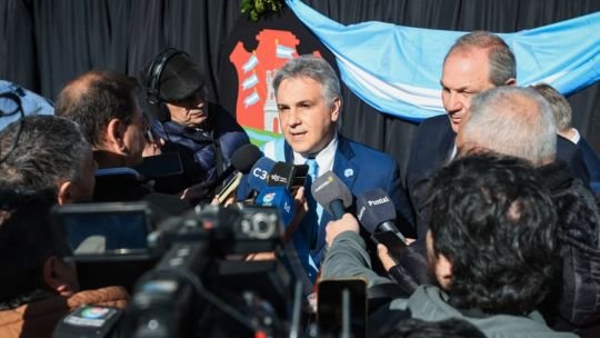 Llaryora: “Se está cayendo el empleo, es muy difícil llegar a fin de mes”