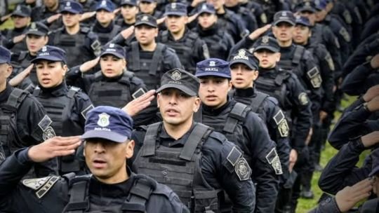 Santa Cruz: continúa el acampe de policías y se profundiza la crisis que enfrenta Claudio Vidal